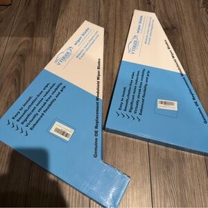 VTOGOI Windshield Wiper Blades. 6 pack of wiper blades.